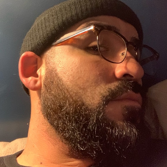 Meet your Posher, Carlos - Picture 1 of 1